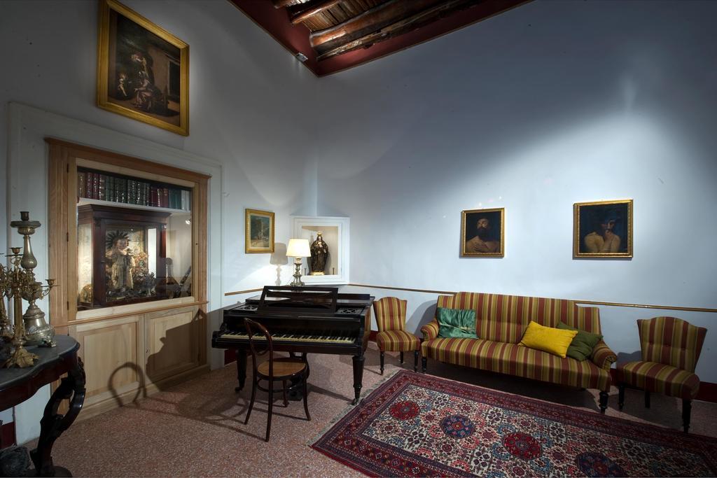 Appartamento Domus Decumana A Palazzo Petrucci